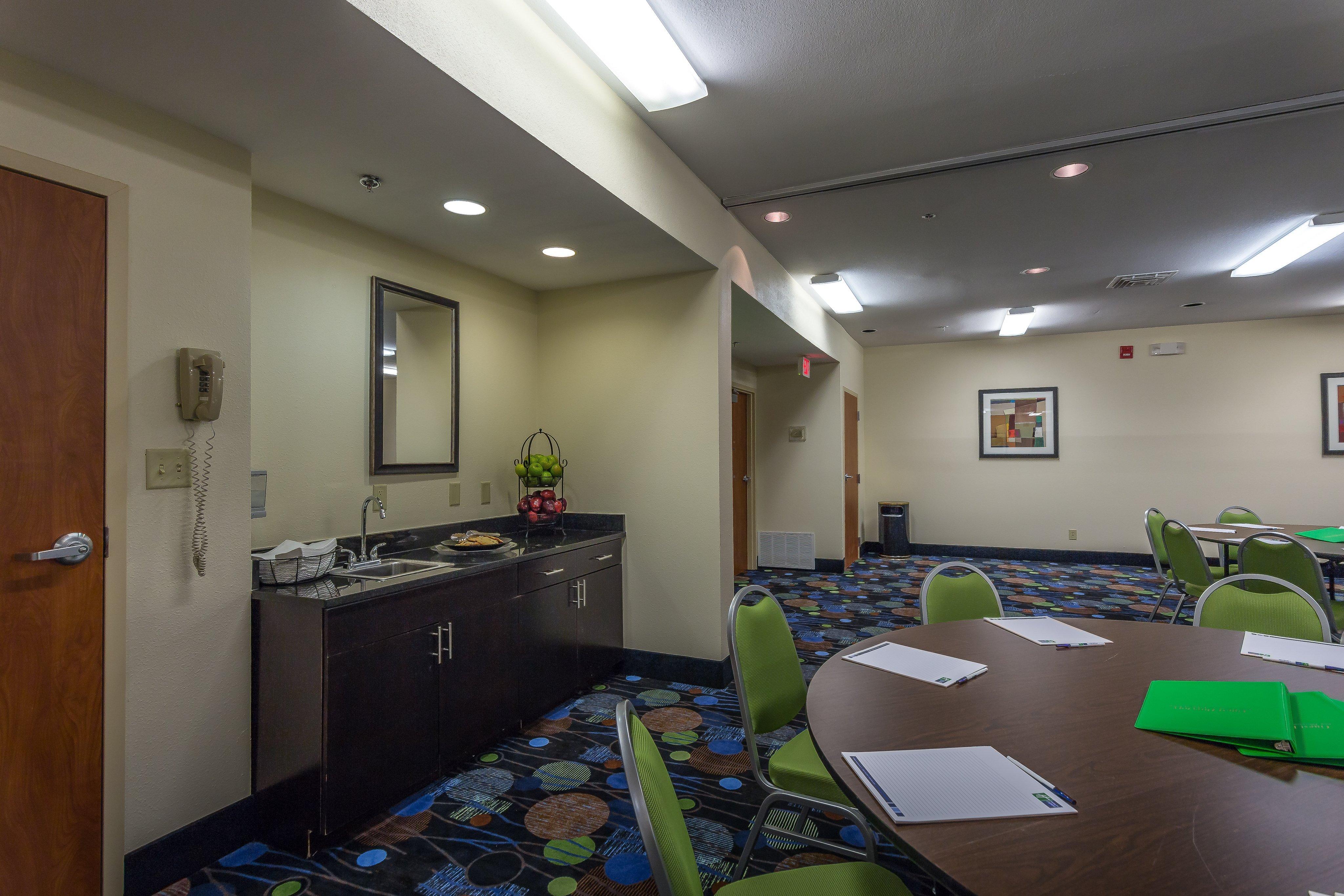 Holiday Inn Express Hotel & Suites Edmond By Ihg מראה חיצוני תמונה